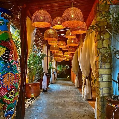 Hotel Macao Beach Galerie Blick in Gang mit Dekoration