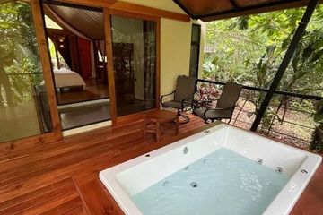 Arenal Glamping Honeymoon Zelt