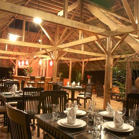 Blick ins Restaurant der Dschungel-Lodge Copa de Arbol