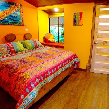 El Sol Sunny Villa Seitenansicht Schlafzimmer mit Tür