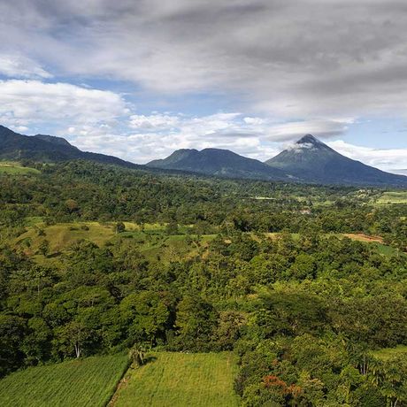 Costa Rica Bergwelt und Vulkane Kulturlandschaft am Fuße von Vulkanen