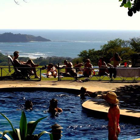 Blick auf den Pool des Hotel Tierra Magnifica