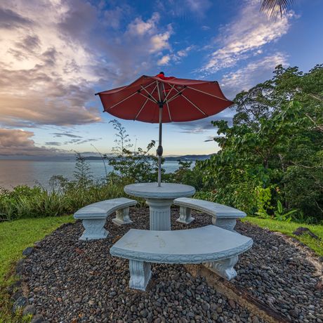 Las Caletas Lodge Galerie Anblick Picknicktisch mit Sonnenschirm