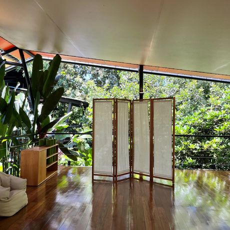 Arenal Glamping Galerie Blick in den Yoga Pavillon