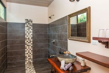 B&B Jardín de los Monos Deluxezimmer Waschbecken