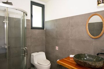 Hotel Yuli Juniorzimmer Badezimmer