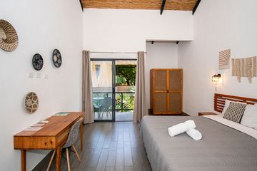 Hotel Yuli Suite Schreibtisch