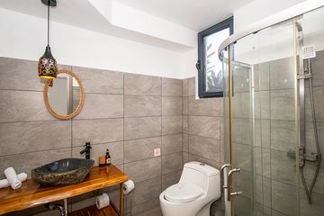 Hotel Yuli Familienzimmer Badezimmer