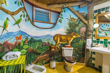 Finca Rosa Blanca Suite Badezimmer bunt