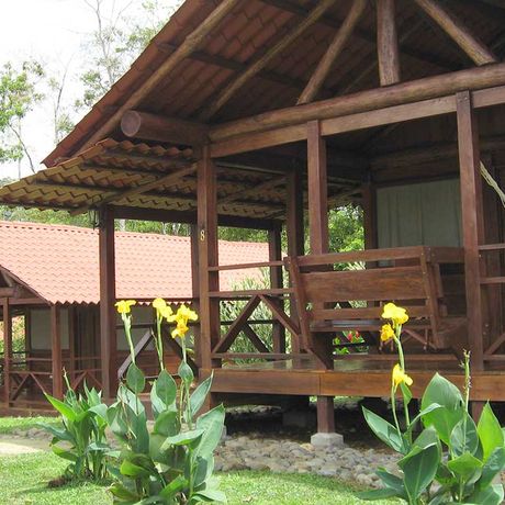 Blick auf die Cabañas der Bungalow Anita Rainforest Lodge