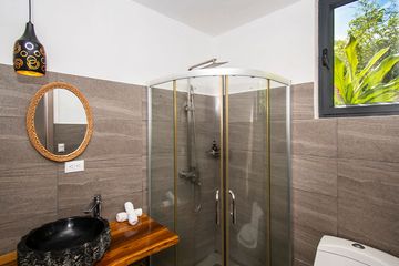 Hotel Yuli Superiorzimmer Queen Badezimmer Dusche