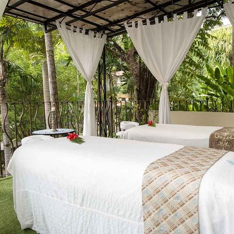 Massage Betten im Hotel Parador Resort & Spa