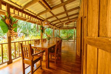 Casa Viva Lodge Standardbungalow Tisch