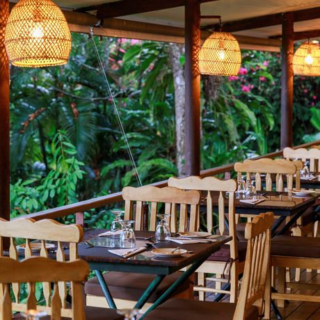Resort Si Como No Galerie Sicht auf Tische im Restaurant