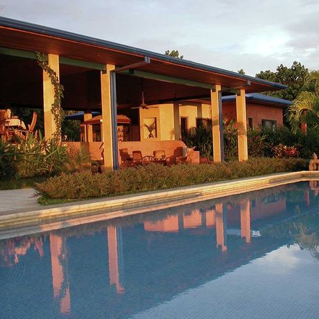 Blick auf das Pool des Hotels Luna Azul