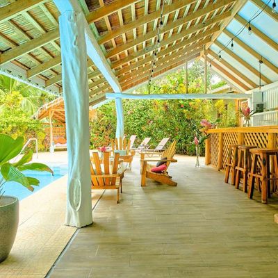 La Rana de Cahuita Pool