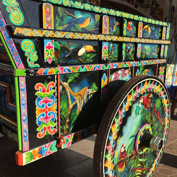 Bunt bemalter Wagen Costa Rica